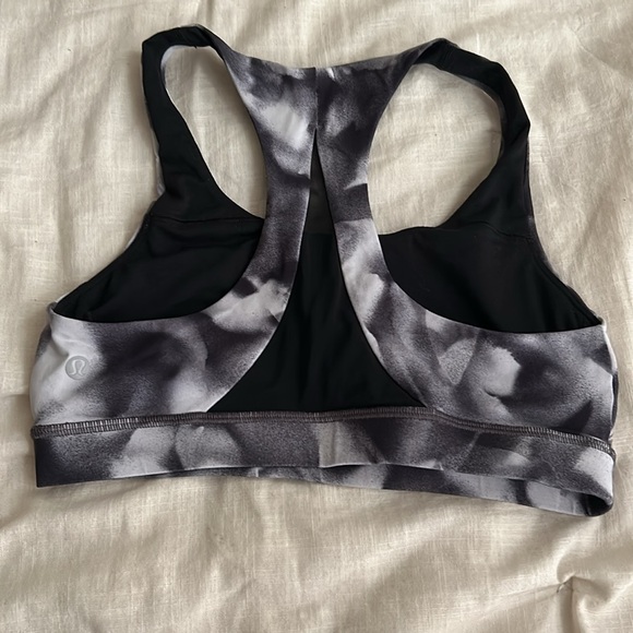 Lululemon - Picture 2 of 3